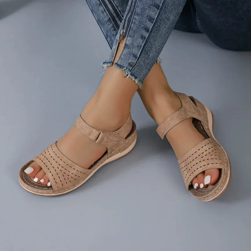 Comfortable flat beach sandals for women