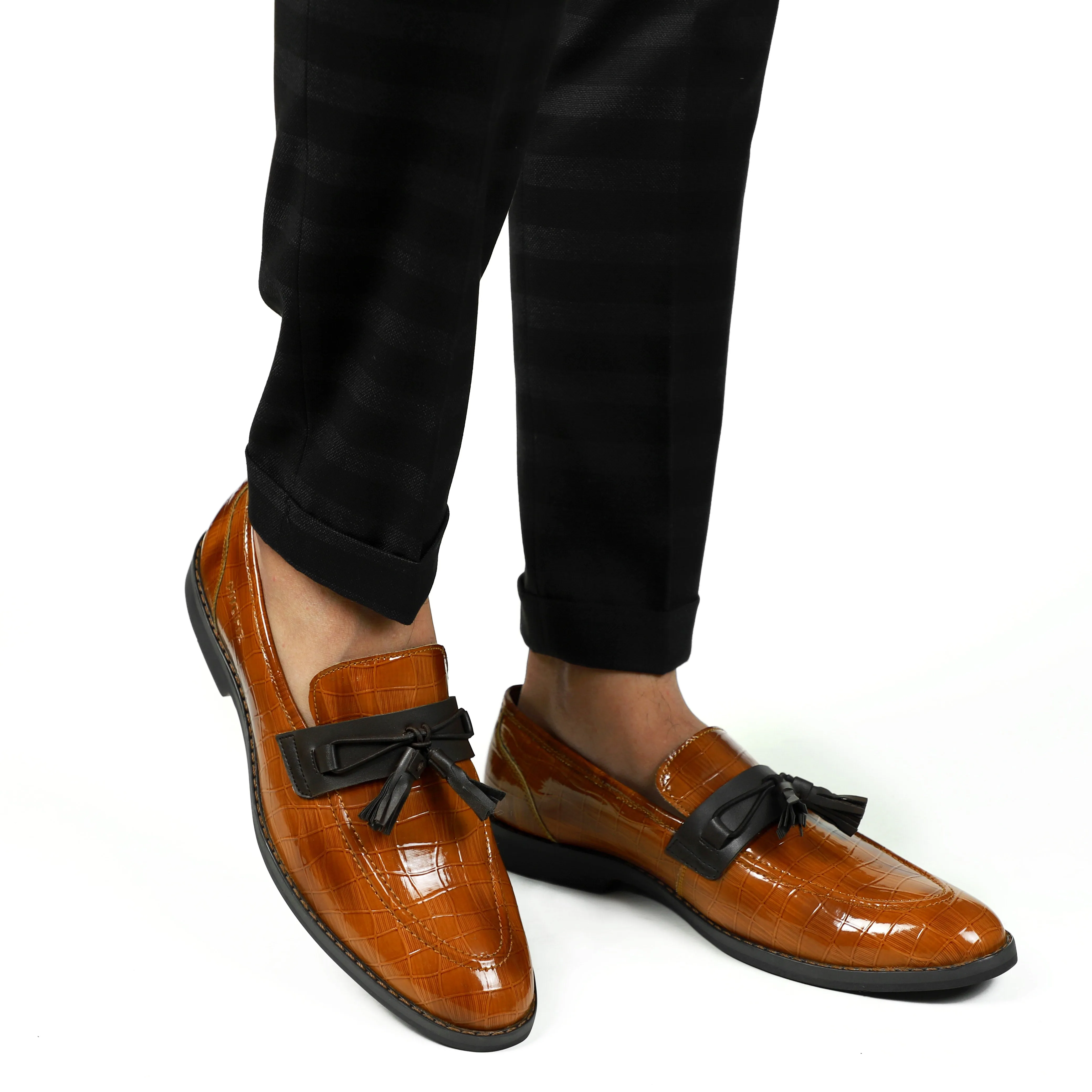 NICHE Tan Brown Rare Croc Tassel Loafer