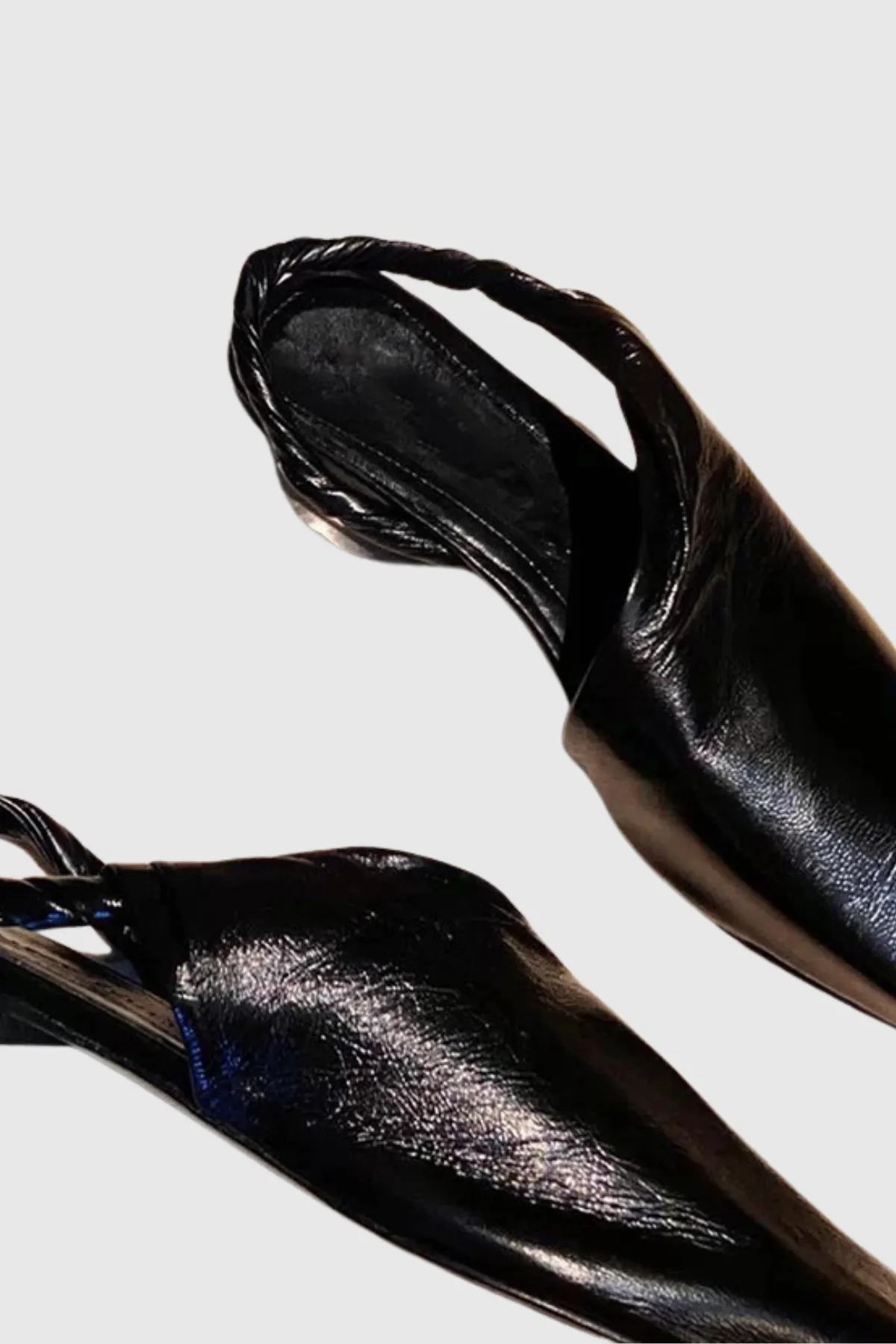 Twist Hollow Pointed Boots